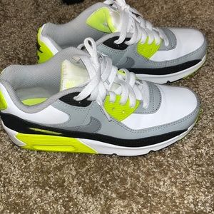 Air max 90s barely worn